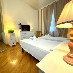  Apartment Lovely Free Parking Italien